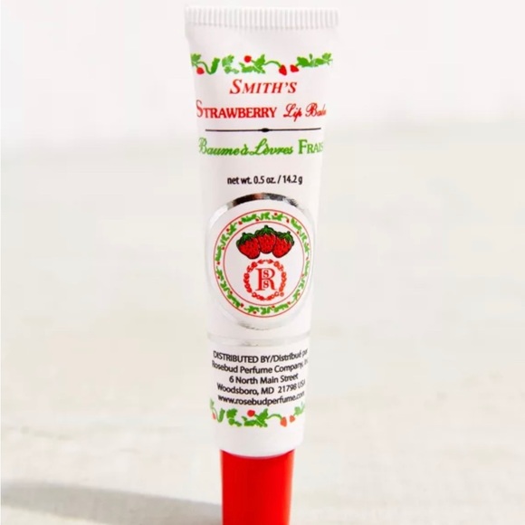 BNWT - Smiths Strawberry Lip Balm - Picture 1 of 1